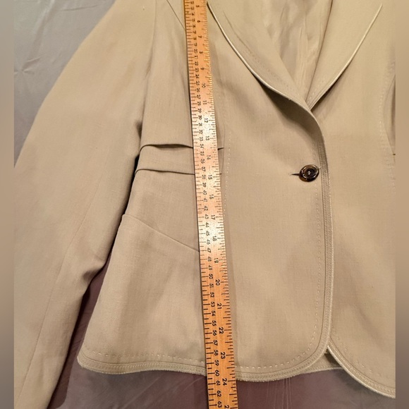 Escada Linen Cream Pleat back Blazer/Jacket Size 44/XL MSRP $325 - Picture 5 of 15